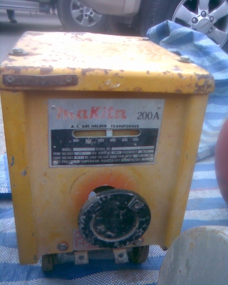 ตู้เชื่อม  makita  200แอม