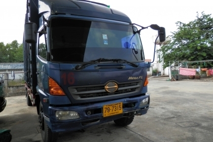 10ล้อช่วงยาวเพลาเดียว7.50ม HINO MEGA FLปี48ตู้แห้งประตู10บาน