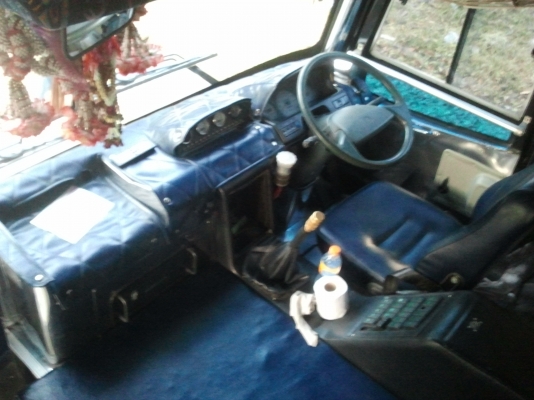 ขาย รถบัส ตัวถังเชิดชัยทั้งคัน ปี 52 ทรงสามเสา