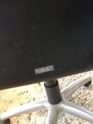 เก้าอี้หนังแท้