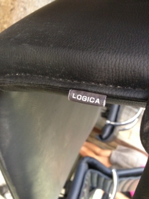 เก้าอี้หนังแท้