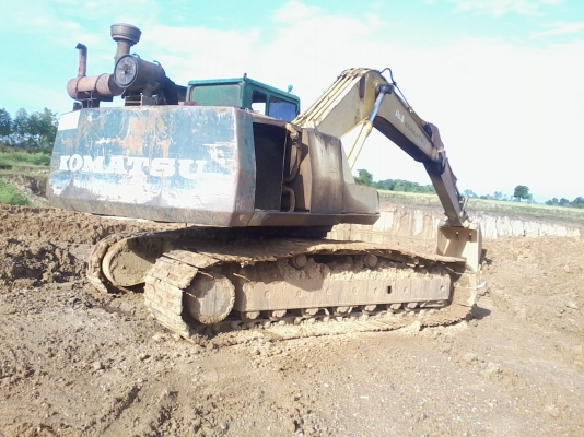 200-5 โคมัสสุ เครื่องอีซูซุ ไม่โบ ปั้มเดิม ทำงานได้ปกติระบบไฟฟ้าไม่มีลอนเลอร์อยู่ครบใบเทคมีหายบ้างเอวแน่น  บูทซินจารบีรั่ว ขยับนิดหน่อยระบบซินหัวใจแพรดียังอยู่ดังภาพประกอบขาย 420000 คอนโทรนสั้น 1 ยาว 1ตามภาพประกอบ