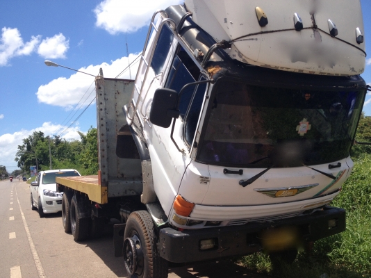 รถฮีโน่ 10 ล้อ F18 พื้นเรียบ 187 แรงม้า  สนใจติดต่อ 081 - 6079515