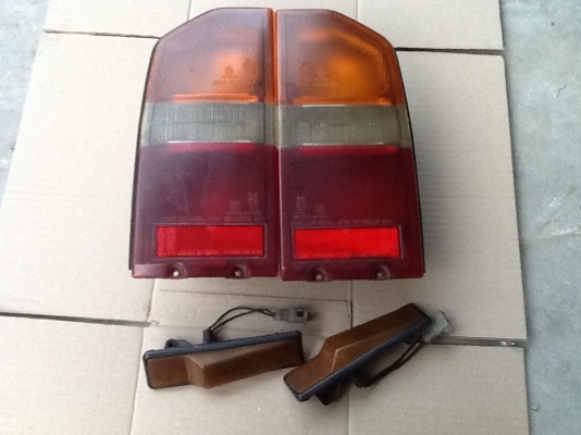 ขายไฟท้ายและไฟเลี้ยวแก้ม suzuki vitara 1ชุด900บาท