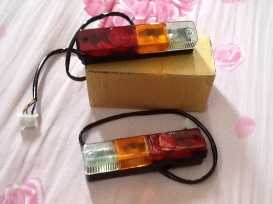 ขายไฟท้ายรถฟอร์คลิฟต์ 12vและ24v 1คู่ 850บาท ขายไฟท้ายรถฟอร์คลิฟต์ 12vและ24v 1คู่ 850บาท