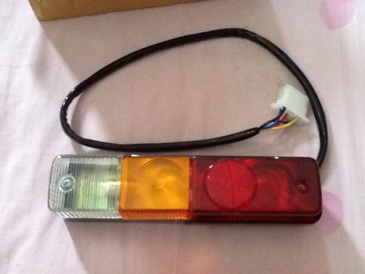 ขายไฟท้ายรถฟอร์คลิฟต์ 12vและ24v 1คู่ 850บาท ขายไฟท้ายรถฟอร์คลิฟต์ 12vและ24v 1คู่ 850บาท
