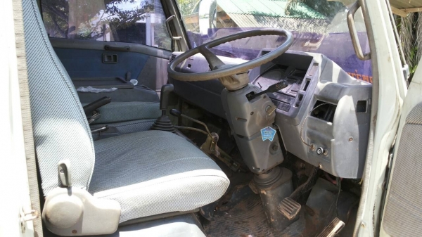 รถฮีโน่ 6 ล้อดั้ม  120 แรงม้า  สนใจติดต่อ 081 - 6079515