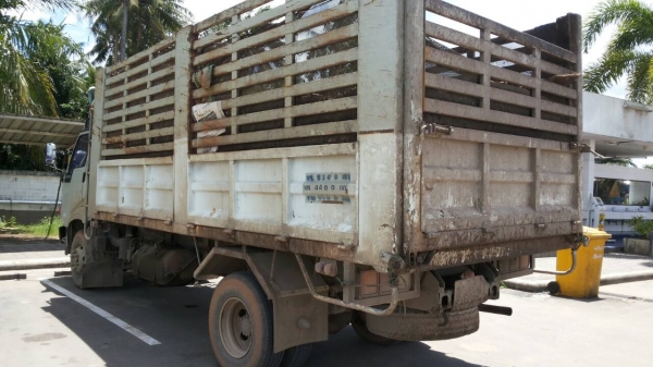 รถฮีโน่ 6 ล้อดั้ม  120 แรงม้า  สนใจติดต่อ 081 - 6079515