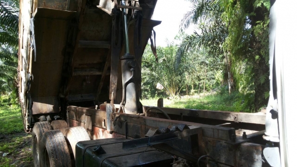 รถอีซูซุ 10 ล้อดั้ม 187 แรงม้า สนใจติดต่อ 081 - 6079515 รถอีซูซุ 10 ล้อดั้ม 187 แรงม้า สนใจติดต่อ 081 - 6079515