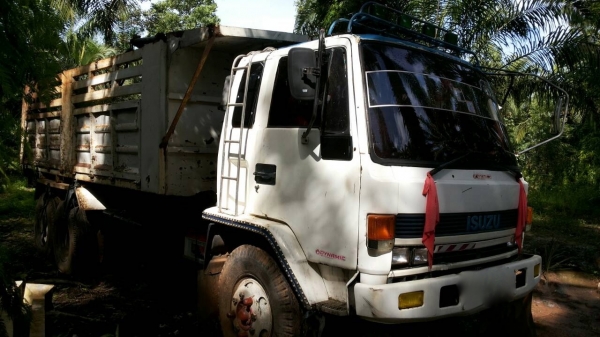 รถอีซูซุ 10 ล้อดั้ม 187 แรงม้า สนใจติดต่อ 081 - 6079515 รถอีซูซุ 10 ล้อดั้ม 187 แรงม้า สนใจติดต่อ 081 - 6079515