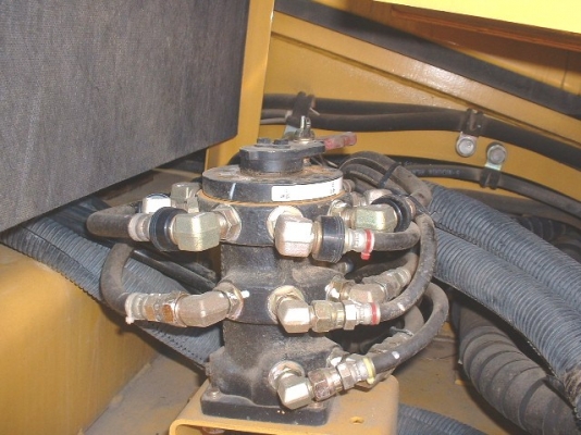 KOMATSU