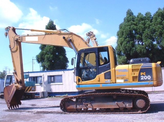 KOMATSU
