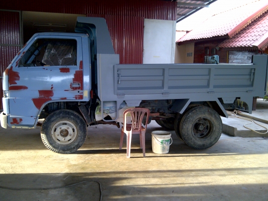 ขายรถหกล้อดัม 355000  ราคานี่พร้อมทำสีใหม่ เครื่อง 88 HP ปรับปรุงเพื่อความสวยงาม