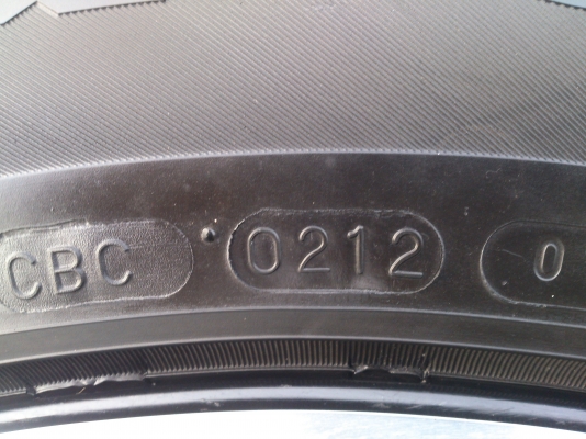 ขายแม็กLENSO lntimidator6  6รู139.7 ขอบ18  9นิ้ว พร้อมยางMAXXIS 265/60R18 ยางปี12  1 ชุด