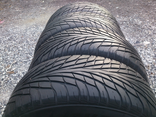 ขายแม็กLENSO lntimidator6  6รู139.7 ขอบ18  9นิ้ว พร้อมยางMAXXIS 265/60R18 ยางปี12  1 ชุด