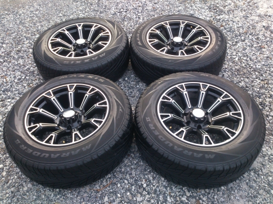 ขายแม็กLENSO lntimidator6  6รู139.7 ขอบ18  9นิ้ว พร้อมยางMAXXIS 265/60R18 ยางปี12  1 ชุด