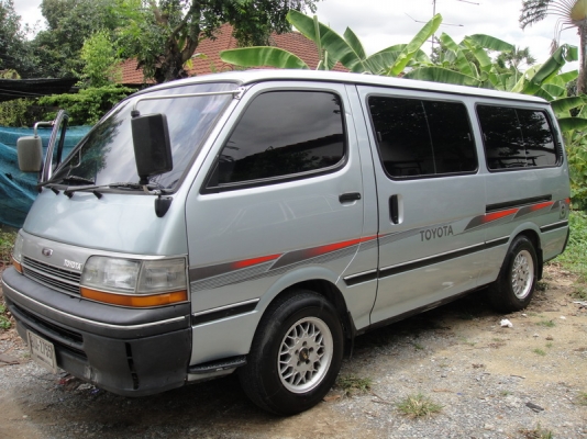 ขายรถตู้toyota hiaceหัวจรวดสภาพดีใช้งานได้เลย
