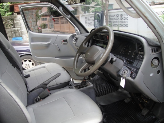 ขายรถตู้toyota hiaceหัวจรวดสภาพดีใช้งานได้เลย