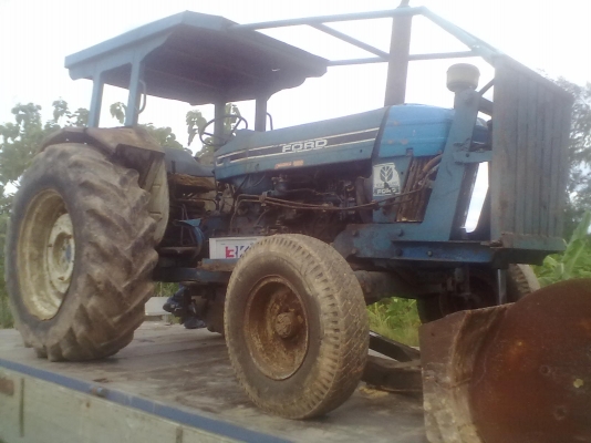 ขายรถไถ FORD 6610 ดันหน้า KHL ผาน3 CMT ไม่มีทะเบียนครับ