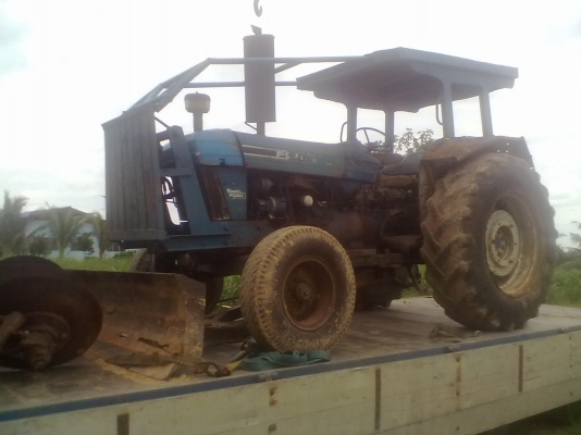 ขายรถไถ FORD 6610 ดันหน้า KHL ผาน3 CMT ไม่มีทะเบียนครับ