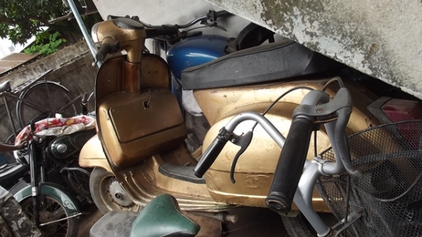 ขายเวสป้าของอิตาลี