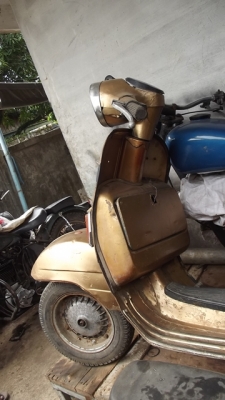 ขายเวสป้าของอิตาลี