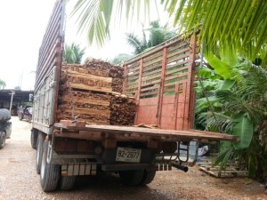 ขายไอหลงล้อล่อง เครื่องอิซุซู 165 เล่มทะเบียนพร้อมโอนครับ ขายไอหลงล้อล่อง เครื่องอิซุซู 165 เล่มทะเบียนพร้อมโอนครับ