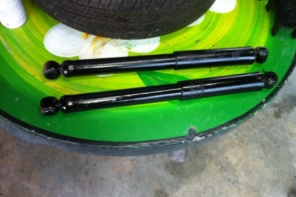 .ขายโช๊คหลังไทรตันตัวเตี้ย