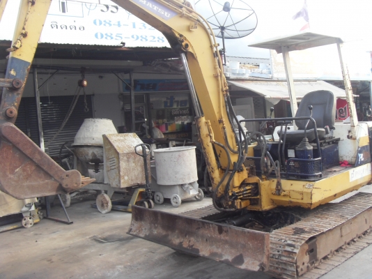 รถแบ๊คโฮ KOMATSU PC 40 รุ่น 6