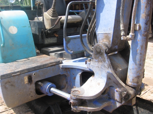 ขาย !!! แบคโฮ AX-40 HITACHI เครื่อง ISUZU 4 สูบ 4JE1สอบถาม 081-0060408 ขาย !!! แบคโฮ AX-40 HITACHI เครื่อง ISUZU 4 สูบ 4JE1สอบถาม 081-0060408