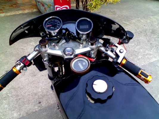 หนุ่ม ปราจีน : ขาย JX110 คาเฟ่ สวยๆโหดๆ  ทะเบียน+ชุดโอนครับ