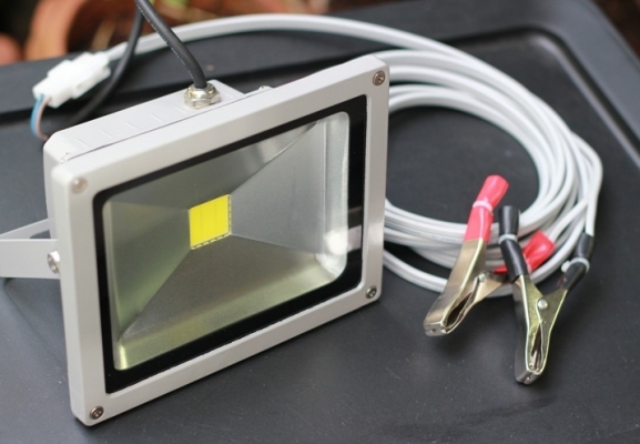 สปอร์ไลท์ Led แสงสว่างแบตรถยนต์