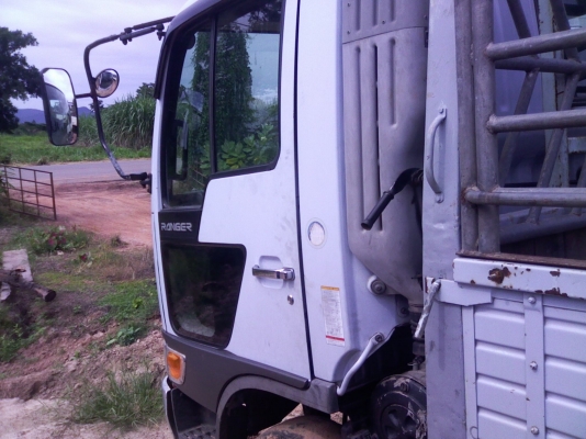 6ล้อHINO FB4J ยาว 5 ม. รถยังใหม่ๆ ไม่มีที่ติ