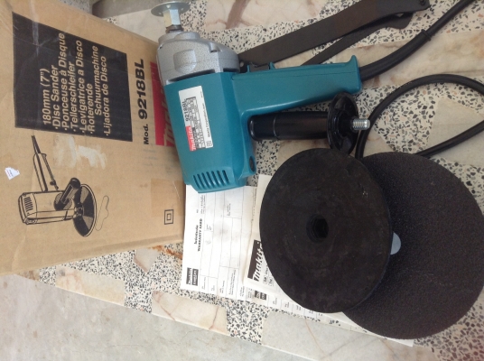 ขายเครื่องขัดสี ยี่ห้อมากีต้า รุ่น 9218BL