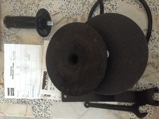 ขายเครื่องขัดสี ยี่ห้อมากีต้า รุ่น 9218BL