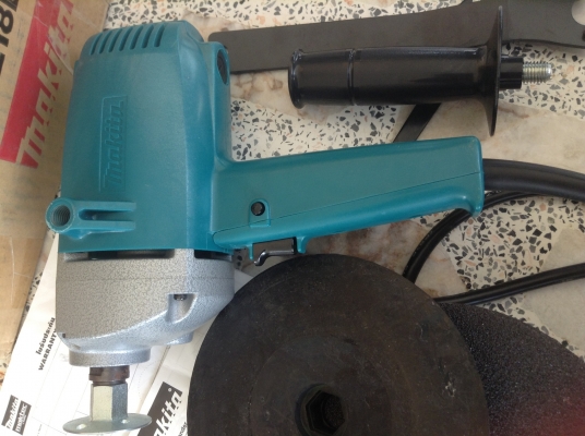 ขายเครื่องขัดสี ยี่ห้อมากีต้า รุ่น 9218BL