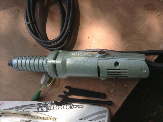 ขายเจียร์คอยาวยี่ห้อ มากีต้า รุ่น 906H