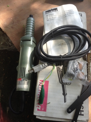 ขายเจียร์คอยาวยี่ห้อ มากีต้า รุ่น 906H