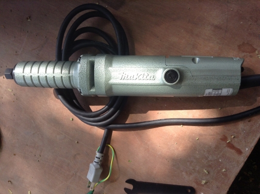 ขายเจียร์คอยาวยี่ห้อ มากีต้า รุ่น 906H