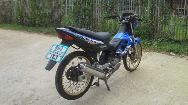 SONIC125 มีเล่มทะเบียนภาษีขาด2ปีรุ่น2ครับราคาถูกๆ8800บาท