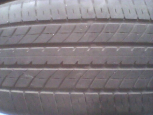 ขายยาง 235/50/18 ปี 11 มี 4 วง 2500 บาท