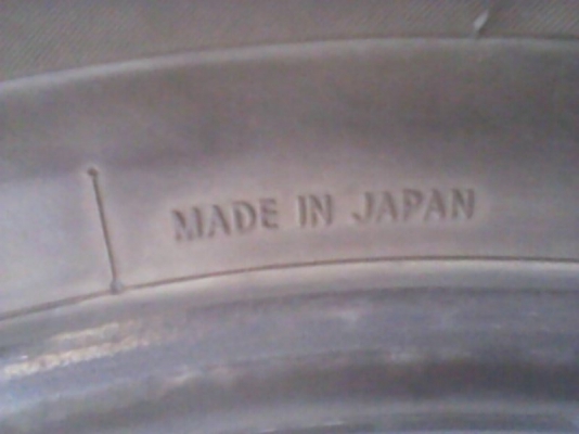 ขายยาง 235/50/18 ปี 11 มี 4 วง 2500 บาท