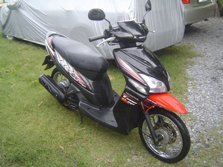 Honda Click สีแดงดำ เครื่องดี เดิม ทะเบียนชุดโอน เอกสารครบ Honda Click สีแดงดำ เครื่องดี เดิม ทะเบียนชุดโอน เอกสารครบ