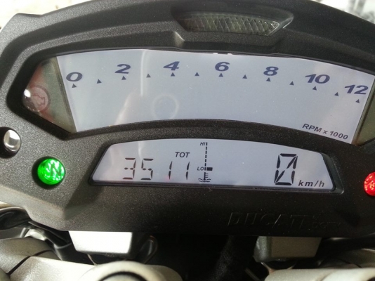 Ducati 795 จดทะเบียน ม.ค.2013 วิ่ง 3,5xx รถใหม่ม๊าก ประกันเหลือ รับแลกเทิร์น