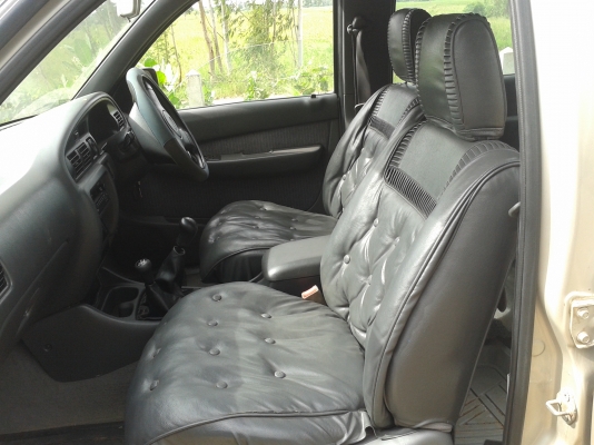 มาสด้า 4 ประตู