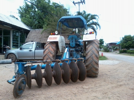 ขายไม่แพง ฟอร์ด 5500 เครื่อง77 T1 มีอุปกรณ์สองอย่าง CMT อย่างสวย โทร 087-2546421 บอยรับสาย คนโคราชบ้านเองจ้า