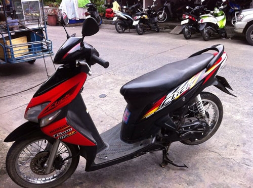 click ปี 50 สีส้ม แดง ดำ รถบ้าน สภาพสวย เดิมๆ เครื่องแน่น เอกสารพร้อม