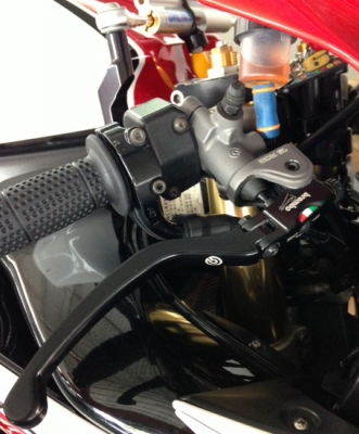 ดาวน์ 125,000 บาท Yamaha YZF R-1 2005 ทะเบียนแท้ สมอ. พร้อมโอน ราคา 375,000 บาท