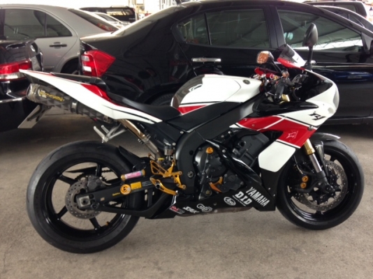ดาวน์ 125,000 บาท Yamaha YZF R-1 2005 ทะเบียนแท้ สมอ. พร้อมโอน ราคา 375,000 บาท