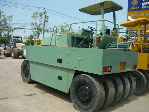 รถบด 9 ล้อยาง Sakai TS200 รถเก่านอก ตรวจเช็คระบบโดยช่างผู้ชำนาญการพร้อมรับประกันให้